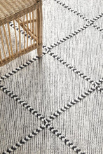 Load image into Gallery viewer, Maison Jasmin Rug
